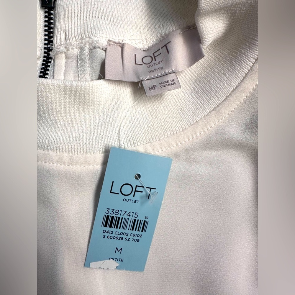 LOFT OUTLET - White Crew neck. Sleeveless. Size: MP, NWT